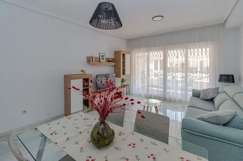Apartamento en Calpe con Piscina y Parking - Alquiler Invierno