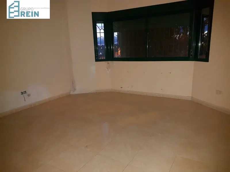 Venta Chalet con Patio en Maqueda 110m2