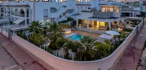 Villa 3 Dormitorios Ciudad Quesada Piscina Privada Jardin