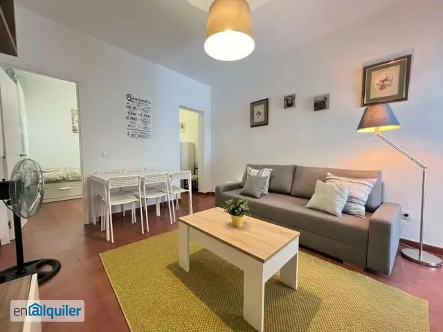 Piso Lavapiés 3 Dormitorios Balcón Cerca Metro