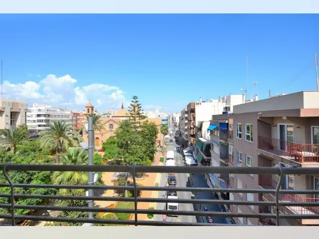 Apartamento 4 Dormitorios Torrevieja