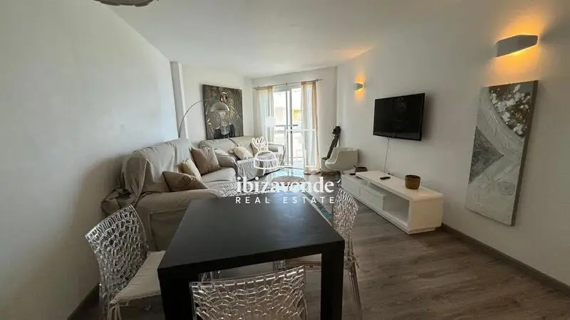 Apartamento en Cala de Bou con Vistas al Mar Alquiler Anual