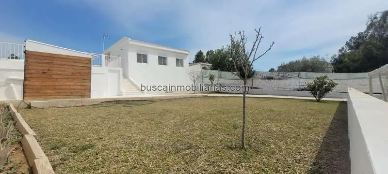 Chalet en Venta Lliria 3 Dormitorios Jardin Piscina