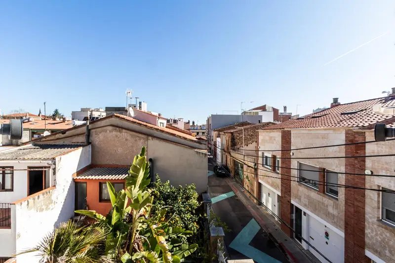 Venta Adosado de 5 habitaciones en Centre, Sabadell - Ref: NF-006017