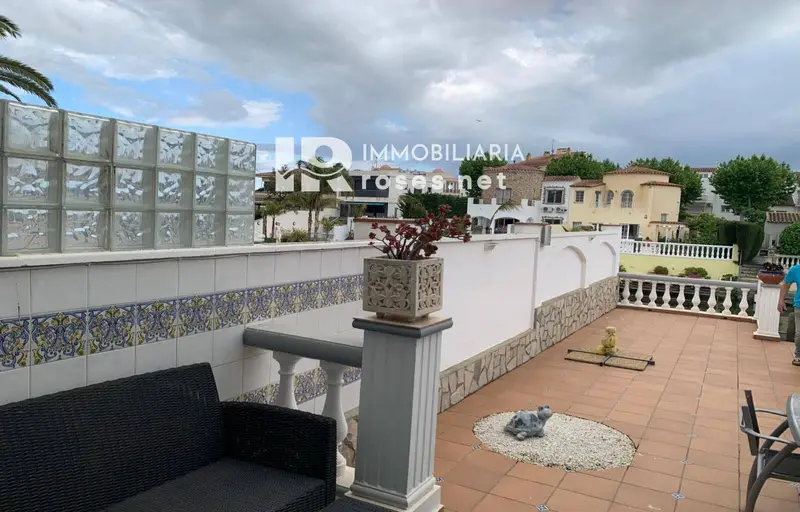 Chalet en Empuriabrava con amarre para embarcaciones