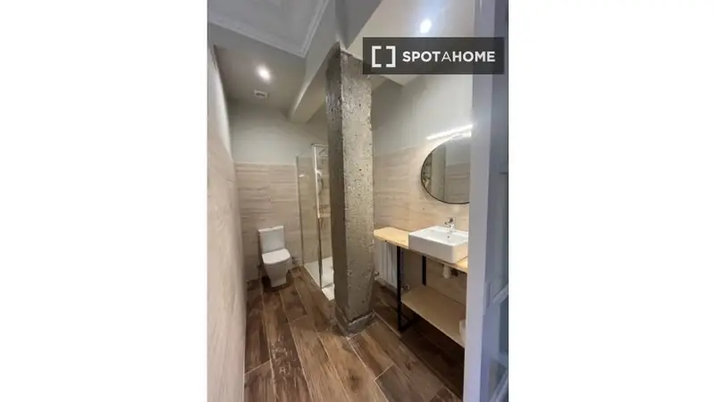 Habitacion en piso de 4 dormitorios en Donostia