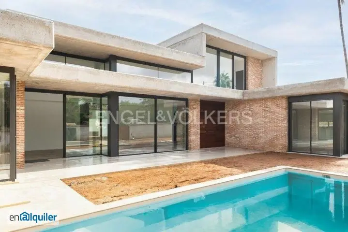Alquiler Casa Moderna en La Eliana con Jardin y Piscina