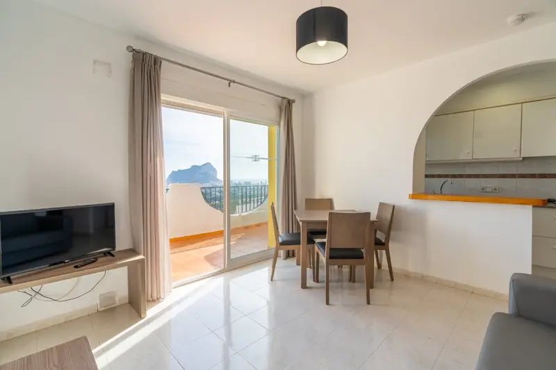 Bungalow en Calpe con Terraza y Piscina