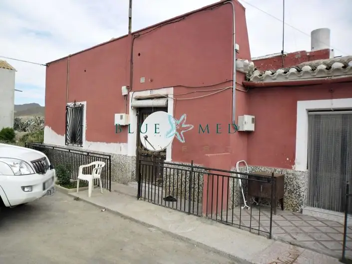 Villa de 10 Dormitorios en Venta para Trabajadores Agricolas
