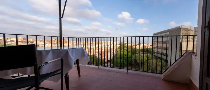 Habitación en Almería Centro Apartamento 5 Dormitorios y 2 Baños