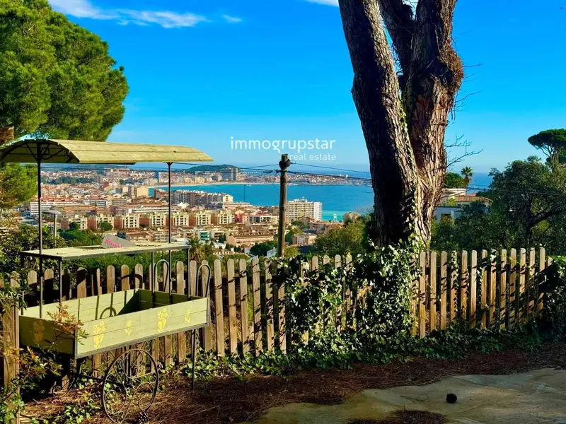 Chalet Rústico con Vistas Panorámicas en Sant Antoni de Calonge