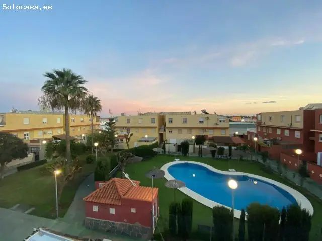 Alquiler Ático Amueblado con Terraza Urbanización Privada