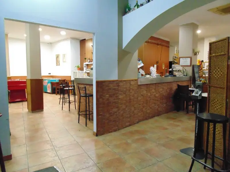Venta Local Comercial con Terraza en Ripollet Centro