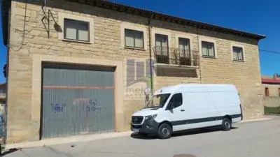 Casa en venta en Calle Quintanadueñas