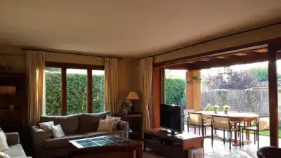 Alquiler Temporal Casa Can Tolrá 140m2 Jardin 200m2
