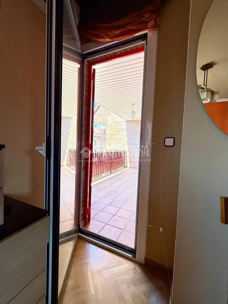 Casa adosada en Barajas 6 dormitorios 3 baños
