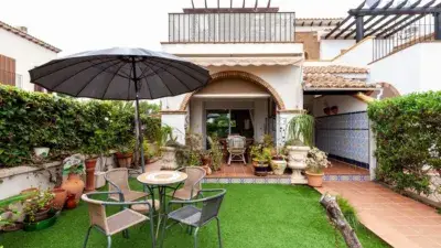 Casa pareada en venta en Avenida Giralda