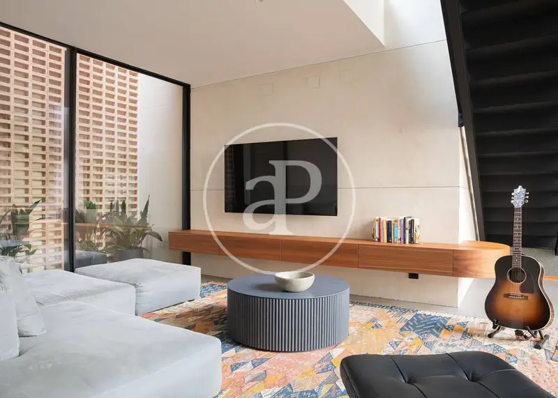 Triplex Reformado en Madrid con Terraza y Piscina