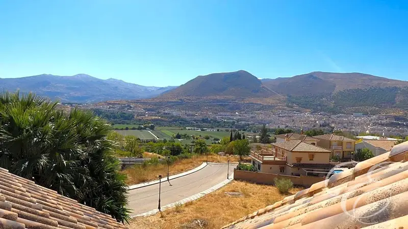 Chalet en Venta Loja Granada 6 Dormitorios Jardin Garaje Vistas Montaña