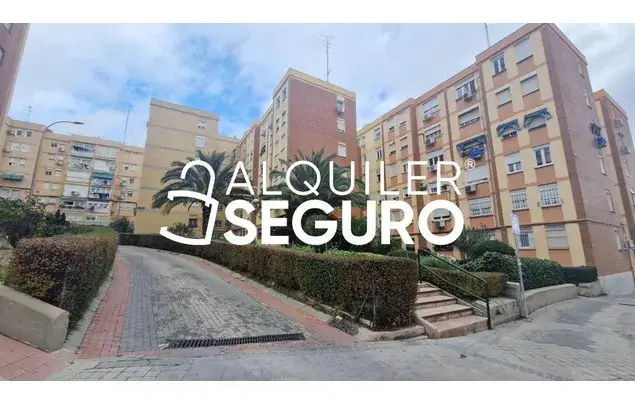 Rent 2 bedroom apartment of 60 m² in Madrid