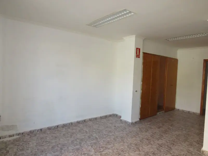Local Comercial en Alquiler Albaida 77m2 Diáfano Luminoso