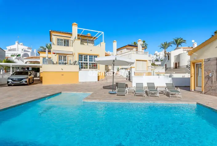 Villa 4 Dormitorios Piscina Privada Los Dolses Orihuela Costa