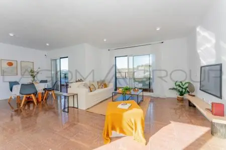 Casa en Olivella con Jardin Piscina y Garaje Cerca de Sitges