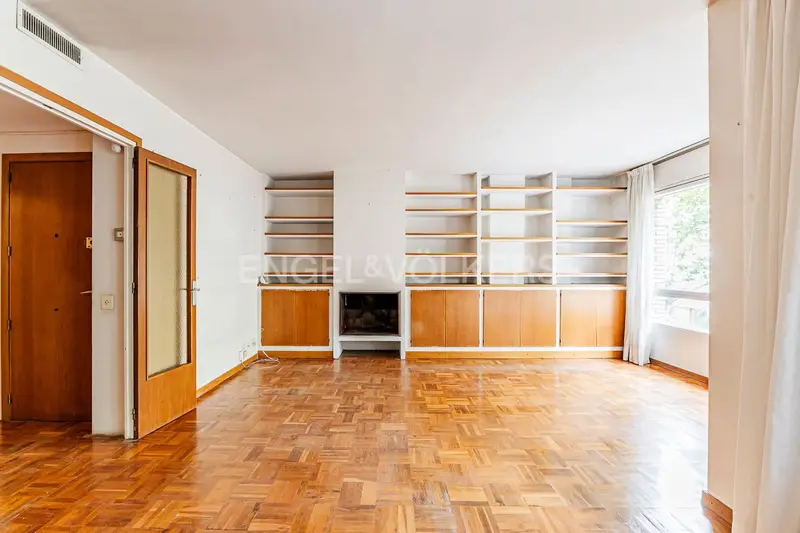 Apartamento en venta en Les Tres Torres, Barcelona ciudad, Barcelona
