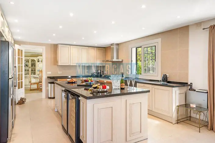 Villa de 4 Dormitorios en Venta Llucmasanes