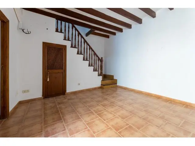 Casa Mallorquina con Potencial para Dos Viviendas