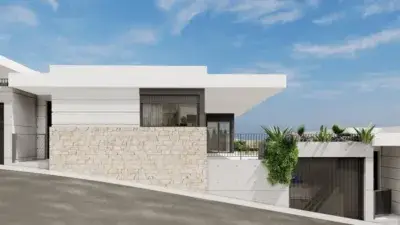 Chalets en Venta Comunidad Valenciana: Piscinas, Jardines y Seguridad 24h