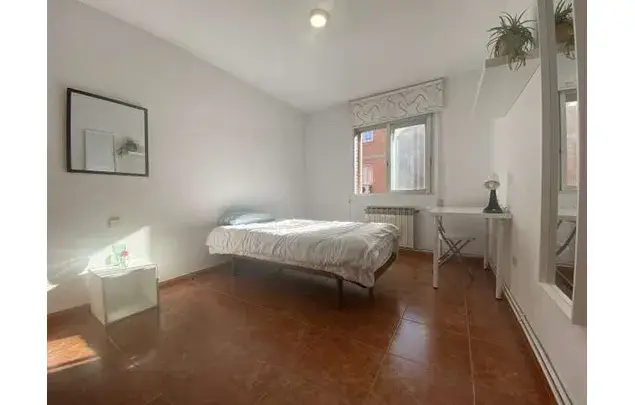 Habitación en Madrid Entrevías para Estudiantes y Profesionales