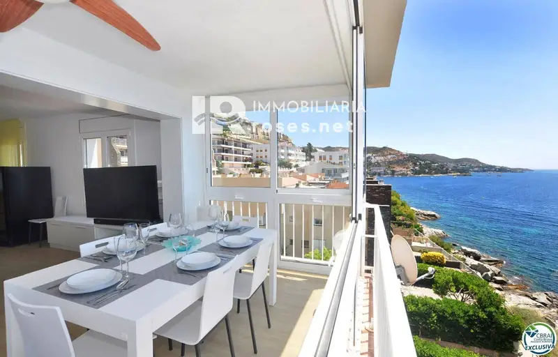 Apartamento en Roses con Vistas al Mar y Parking