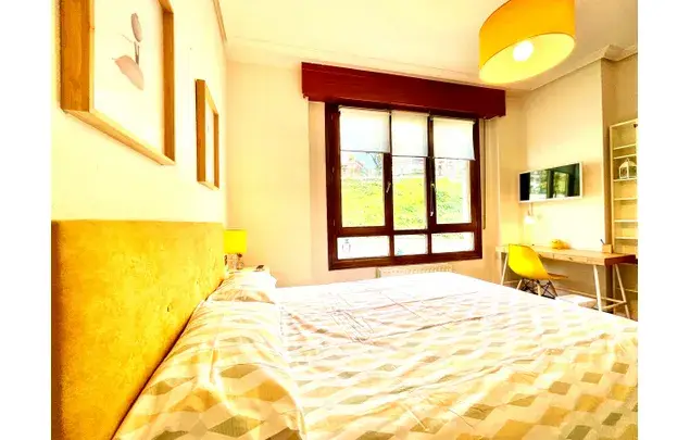 Habitaci
ón 120m
² Bilbao Estancia Media Larga