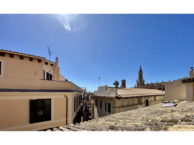 Piso en venta en Cort Palma Mallorca con terraza y parking