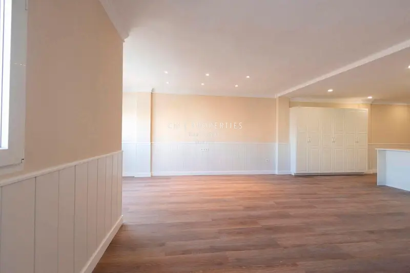 Piso en Venta Valencia 4 habitaciones Renovado Cerca AVE