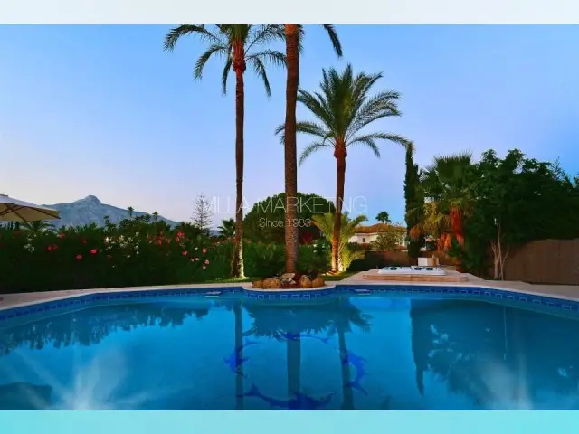 Villa Lujo 5 Dormitorios Nueva Andalucia Piscina Jacuzzi