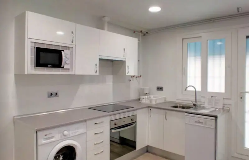 Habitacion Moderna en Puente de Vallecas cerca de Metro Nueva Numancia