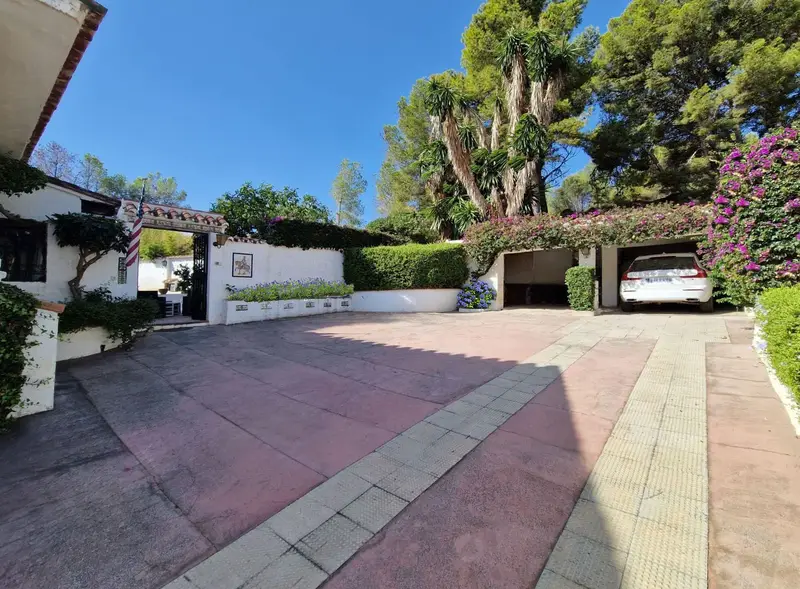 Casa-Villa de 4 Dormitorios en venta Torremolinos, España