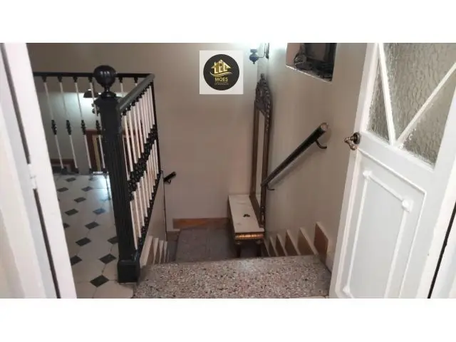 Amplio piso 5 dormitorios en centro Almeria junto Puerta Purchena