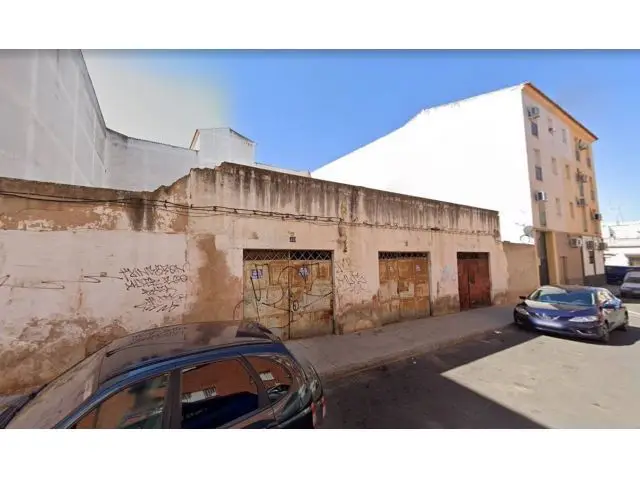 Solar en Almendralejo 518m2 Edificabilidad 1775m2 20 Viviendas