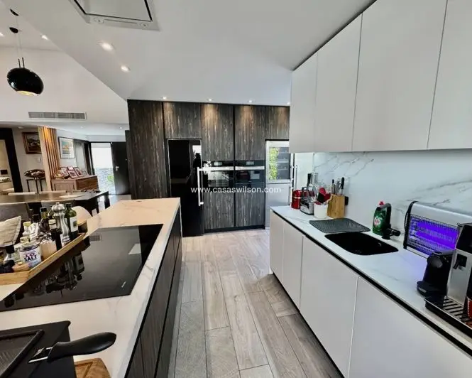 Villa de Lujo 2 Dormitorios en Venta - Piscina Privada