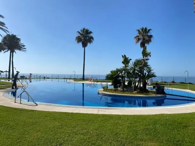 Apartamento en Calahonda 3 Dormitorios 25 Baños Reformado