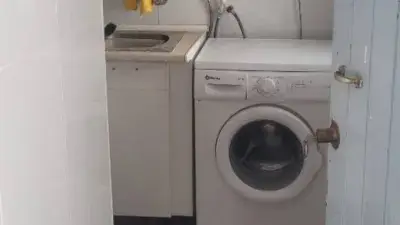 Piso en Almansa Centro: 2 Dormitorios, Amueblado, Terraza y Trastero