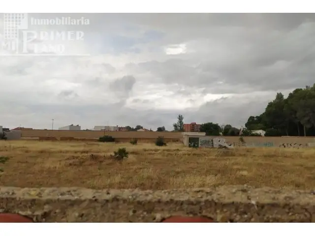 Solar en Venta Tomelloso 939m2 Mas de 24m Fachada