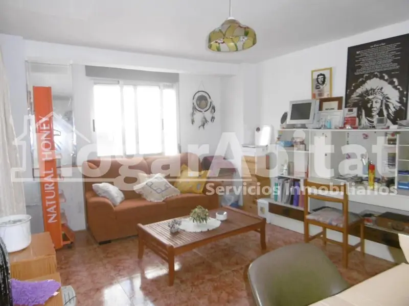 Casa reformada en Xeraco con terraza y patio