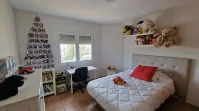 Chalet en venta en Linares  Urb La Cruz