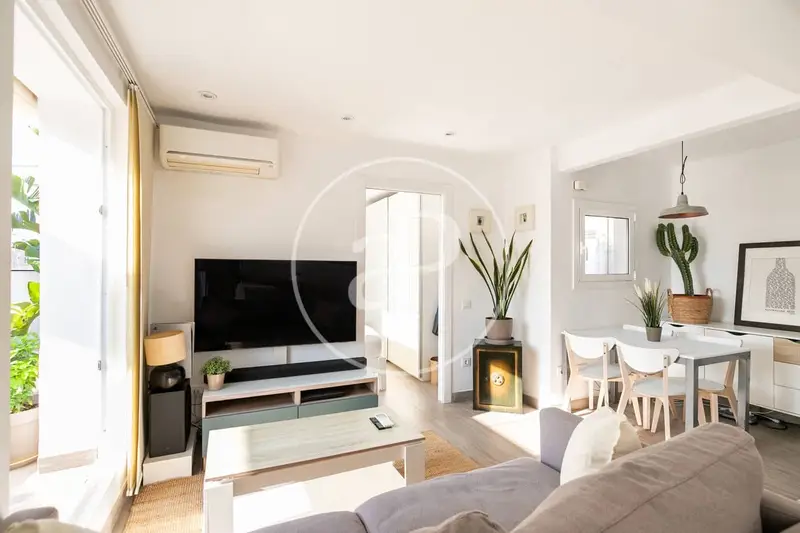 Atico con terraza en venta en El Poble Sec Barcelona