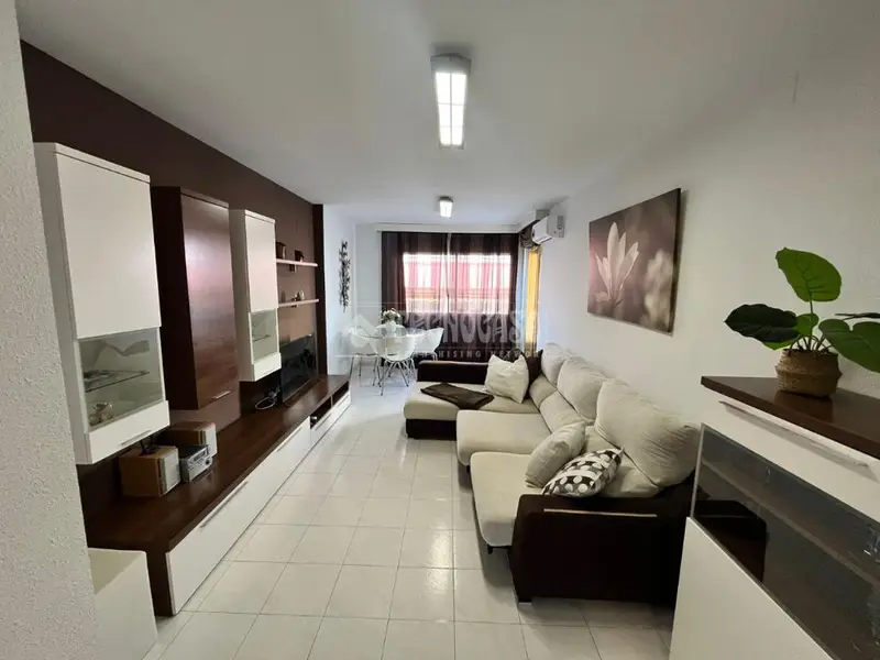 Piso en Primera Línea de Playa Perelló 90m² 2 Dorm 2 Baños