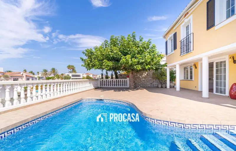 Chalet en venta en Empuriabrava, Castelló d'Empúries, Girona